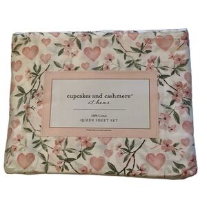 Cupcakes & Cashmere Hearts And Flowers Queen Sheet Set New